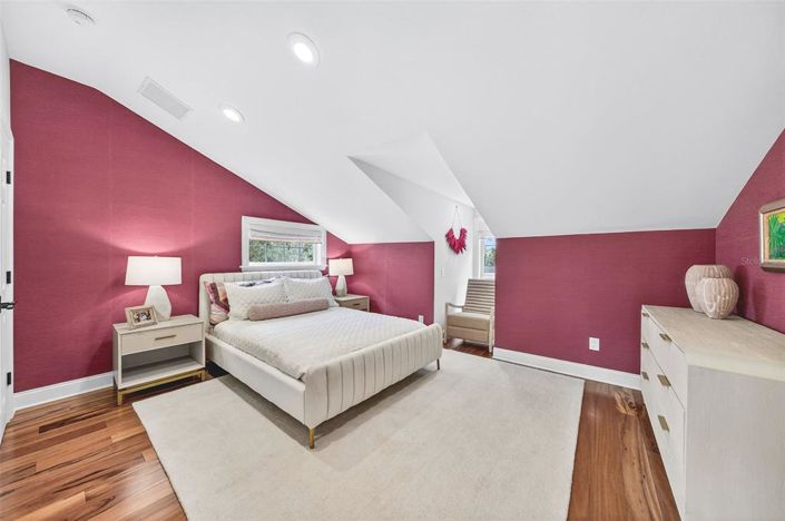 Image No.31-5 Bed Property for sale