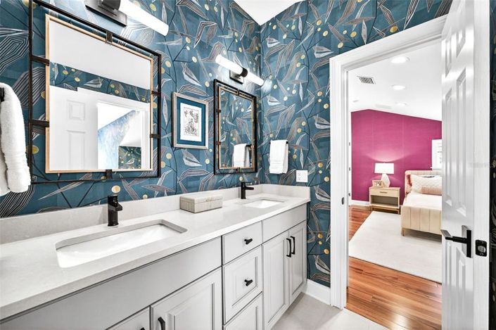 Image No.32-5 Bed Property for sale