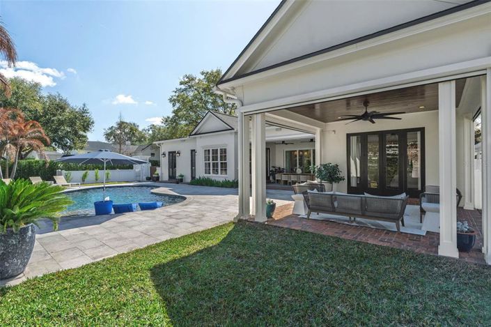 Image No.38-5 Bed Property for sale