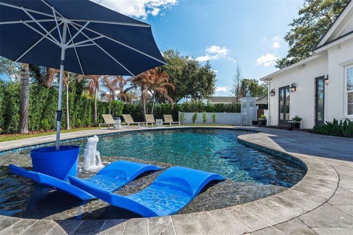 Image No.42-5 Bed Property for sale