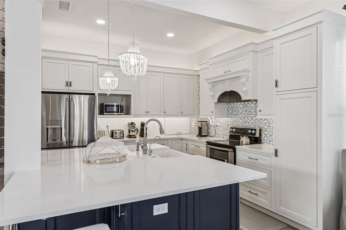 Image No.11-4 Bed Property for sale