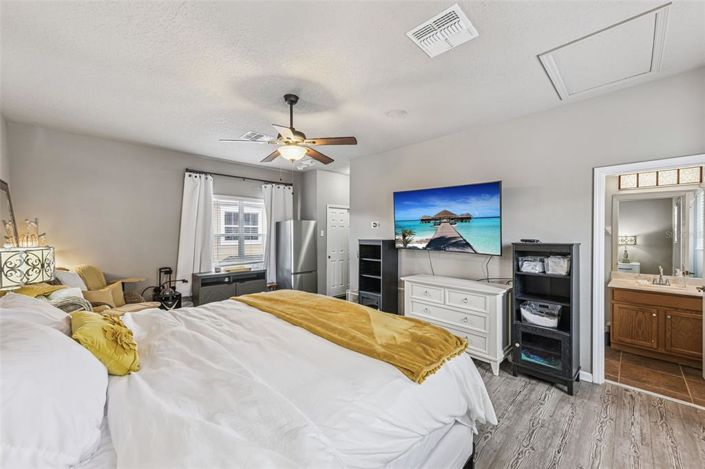 Image No.28-4 Bed Property for sale