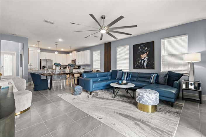 Image No.17-6 Bed Property for sale