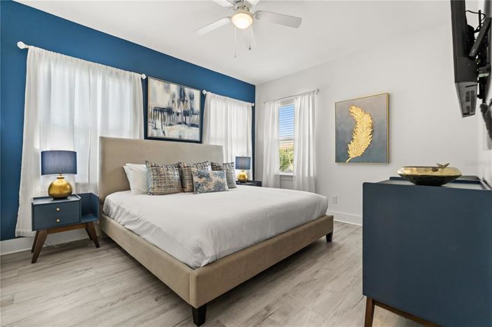 Image No.20-6 Bed Property for sale