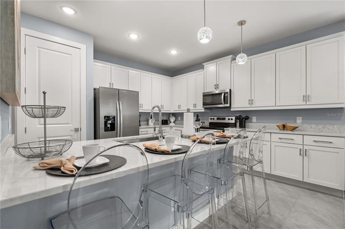 Image No.6-6 Bed Property for sale