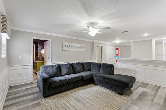 Image No.11-8 Bed Property for sale