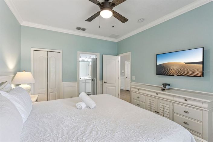 Image No.14-8 Bed Property for sale