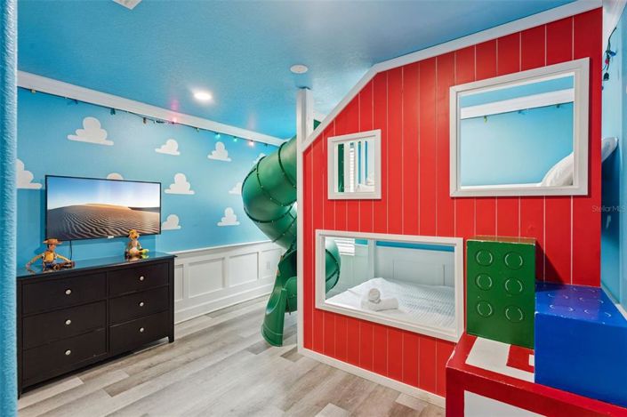 Image No.21-8 Bed Property for sale