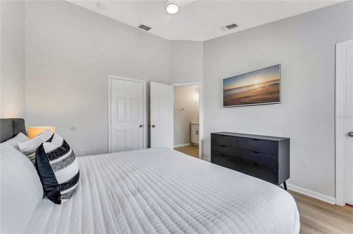 Image No.33-3 Bed Townhouse for sale