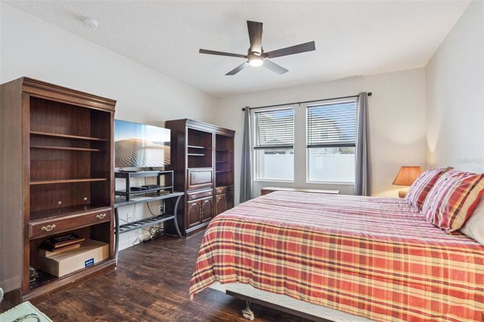 Image No.19-3 Bed Property for sale