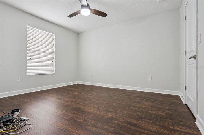 Image No.27-3 Bed Property for sale