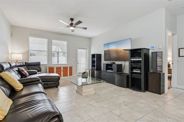 Image No.6-3 Bed Property for sale