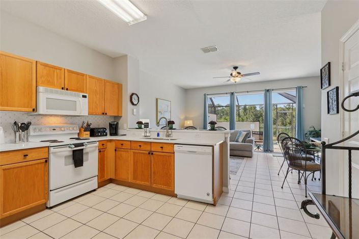 Image No.12-3 Bed Townhouse for sale