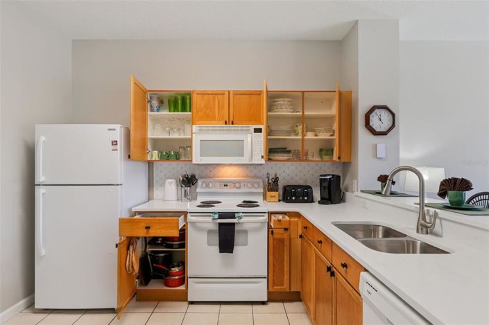 Image No.15-3 Bed Townhouse for sale