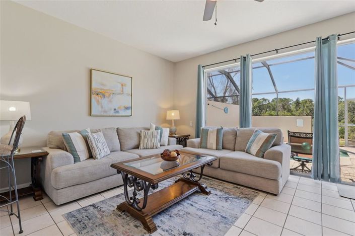 Image No.8-3 Bed Townhouse for sale