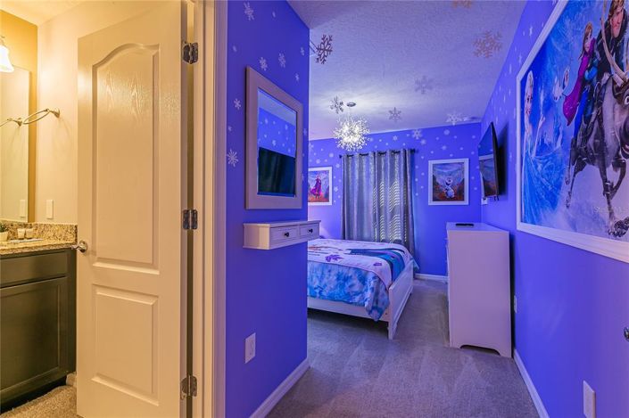 Image No.36-5 Bed Townhouse for sale