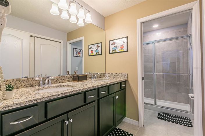 Image No.48-5 Bed Townhouse for sale