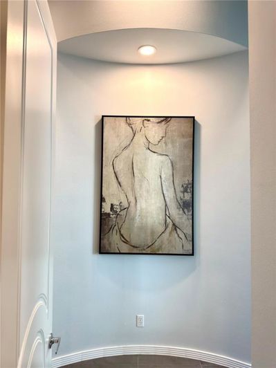 Image No.14-5 Bed Property for sale