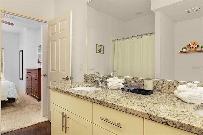 Image No.18-3 Bed Townhouse for sale