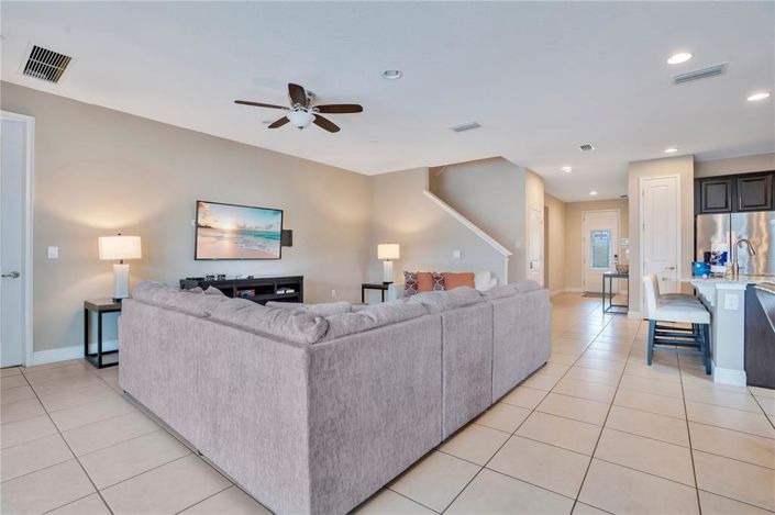 Image No.12-8 Bed Property for sale