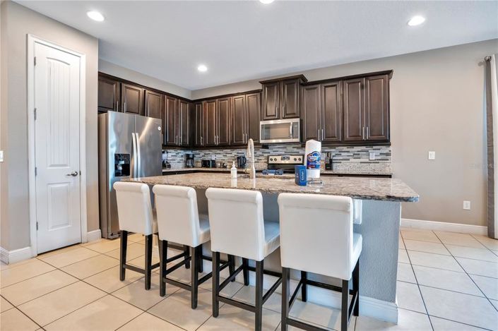 Image No.21-8 Bed Property for sale