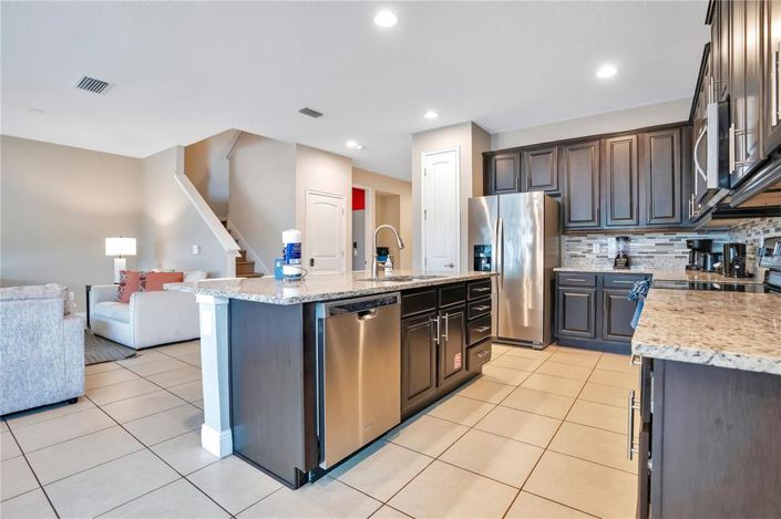 Image No.22-8 Bed Property for sale