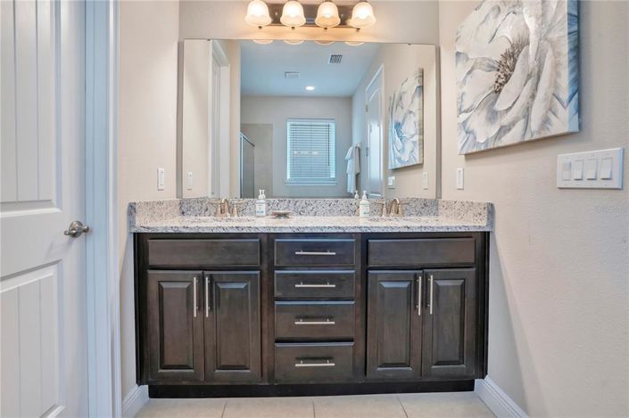 Image No.27-8 Bed Property for sale