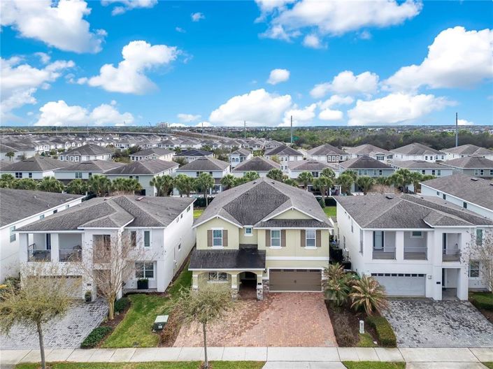 Image No.3-8 Bed Property for sale