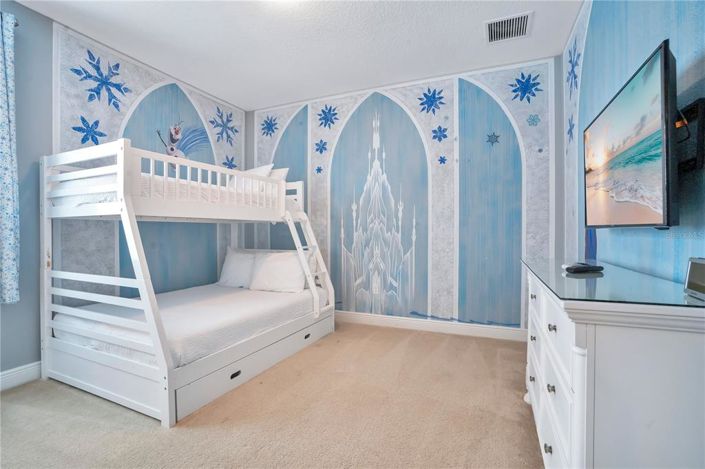 Image No.37-8 Bed Property for sale