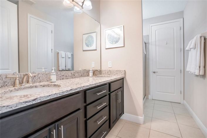 Image No.40-8 Bed Property for sale