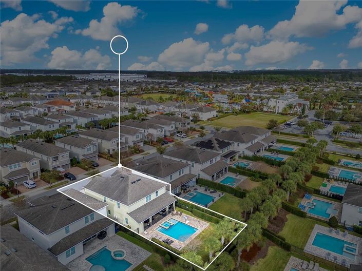 Image No.8-8 Bed Property for sale