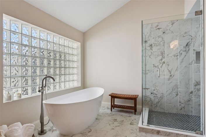 Image No.11-4 Bed Property for sale