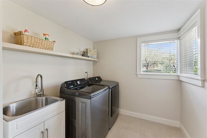 Image No.32-4 Bed Property for sale