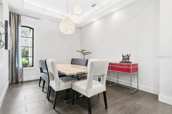 Image No.10-4 Bed Property for sale