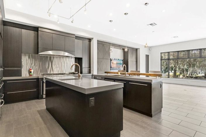 Image No.11-4 Bed Property for sale