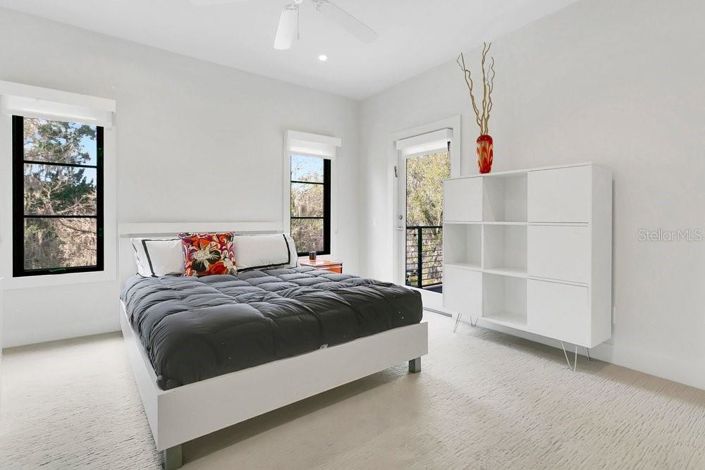 Image No.28-4 Bed Property for sale