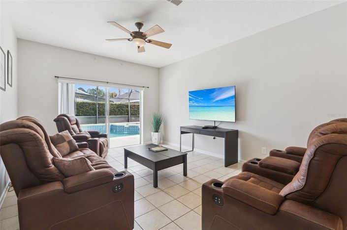 Image No.5-Propriété de 4 chambres à vendre à Kissimmee