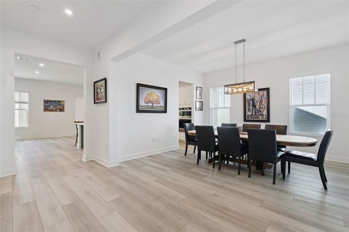 Image No.12-6 Bed Property for sale