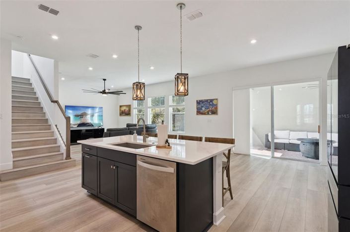 Image No.21-6 Bed Property for sale