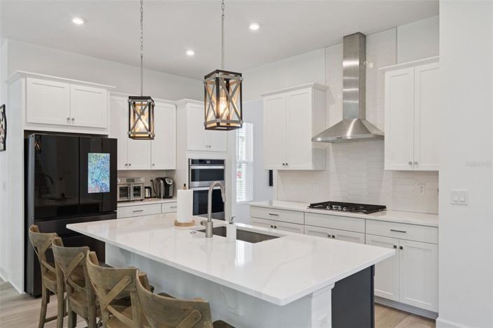 Image No.23-6 Bed Property for sale