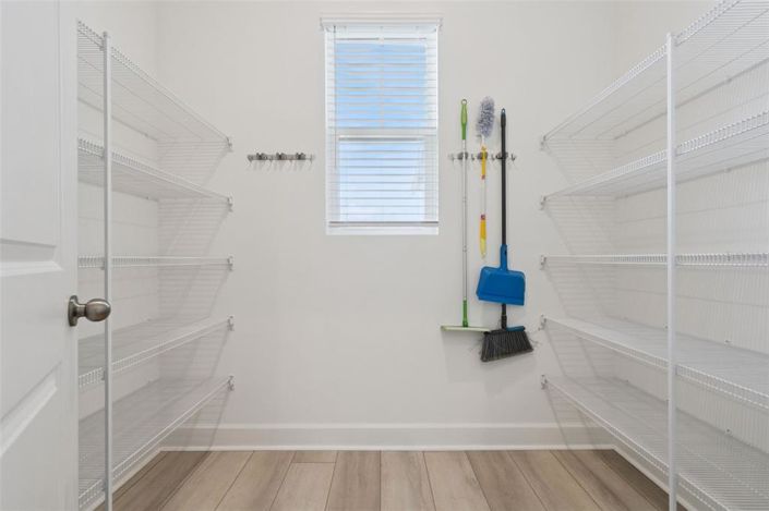 Image No.25-6 Bed Property for sale