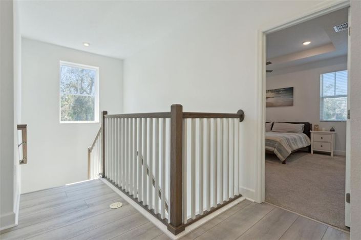 Image No.28-6 Bed Property for sale