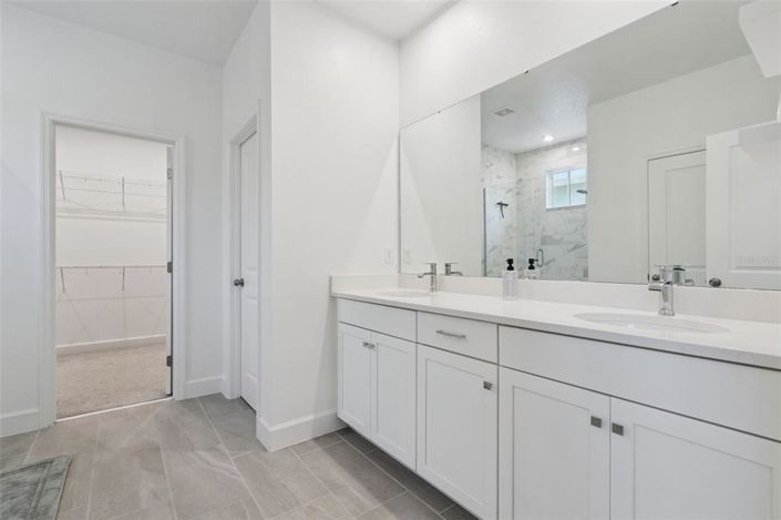 Image No.31-6 Bed Property for sale