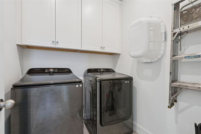 Image No.42-6 Bed Property for sale