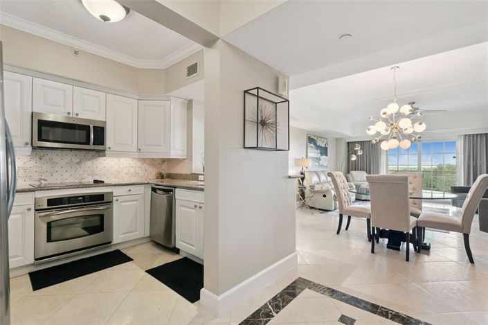 Image No.10-2 Bed Property for sale