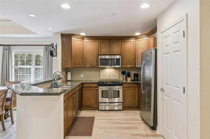 Image No.12-3 Bed Property for sale