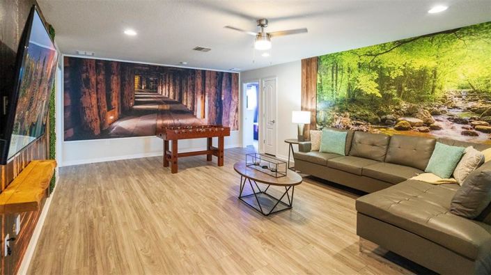 Image No.11-8 Bed Property for sale