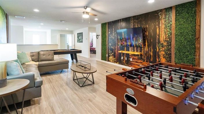 Image No.13-8 Bed Property for sale