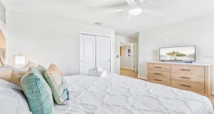 Image No.15-8 Bed Property for sale