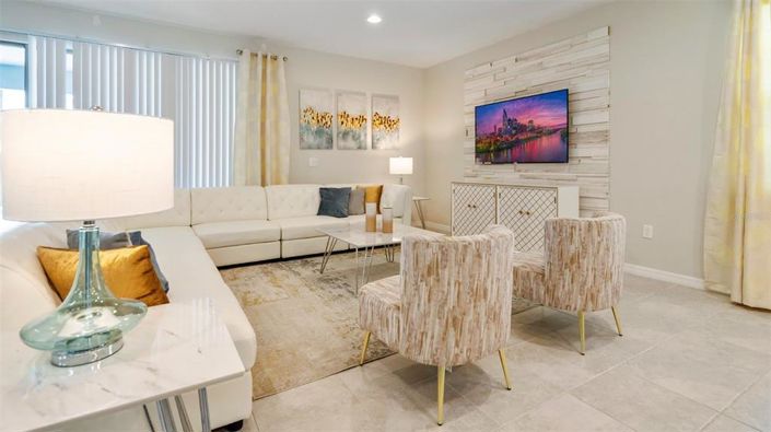 Image No.17-8 Bed Property for sale